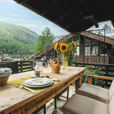 Chalet Turquino 1958- Upper Three Floor Apartment 